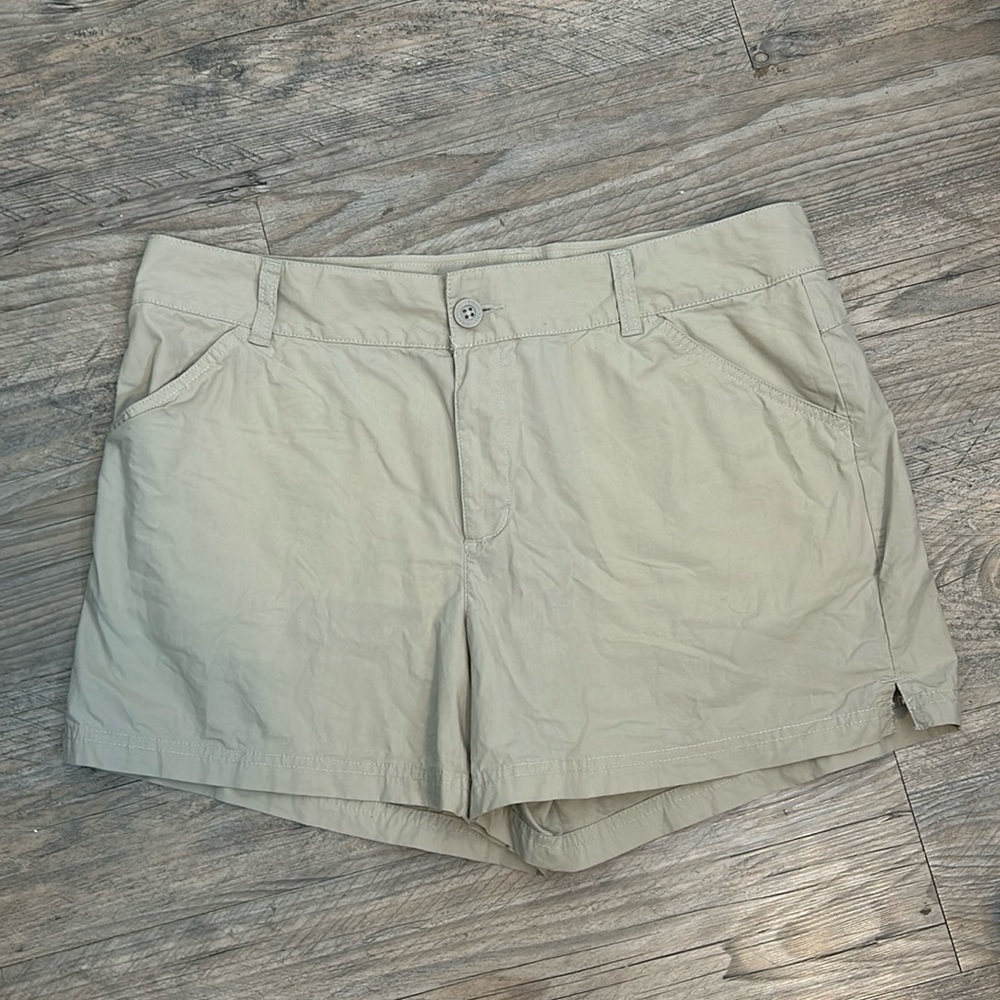 Columbia Khaki Midi‎ Shorts Athletic